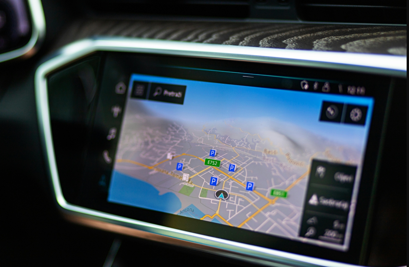 Waze навигатор, Как добавить приложение в Android Auto