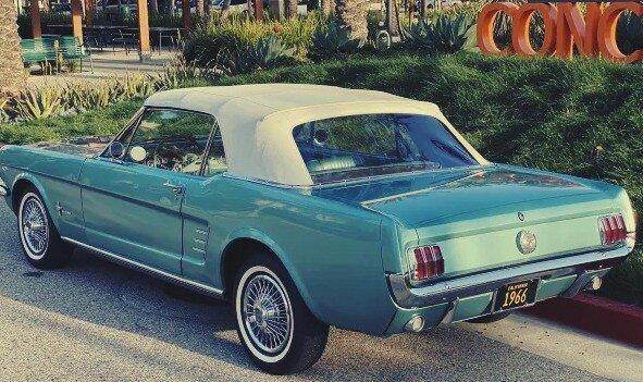 Ford Mustang кабриолет 1966 года 2 Ford Mustang кабриолет 1966