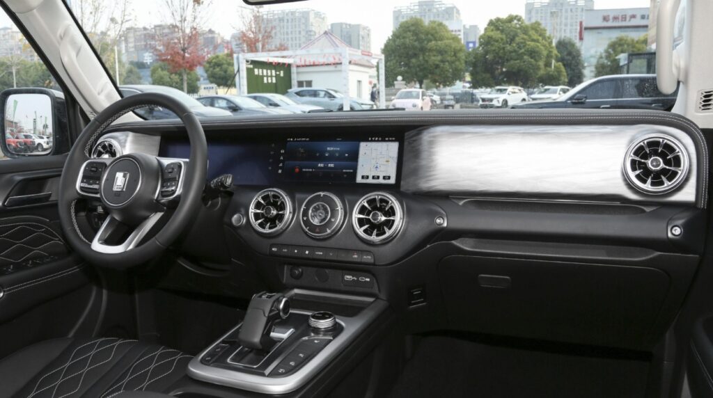 Автомобиль Tank 300 подробный обзор: прочная роскошь 2 Снимок экрана 15 10 2024 05520 auto.goodfon.ru