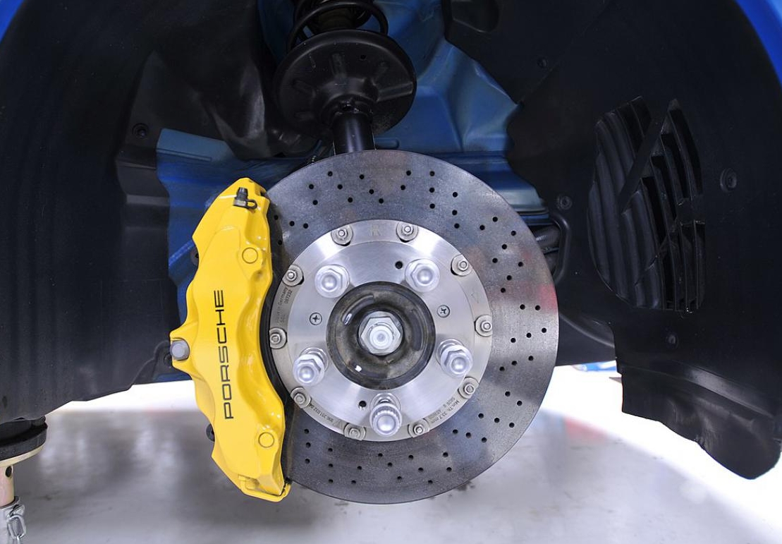 Утечка тормозной жидкости. Как устранить? 3 утечка тормозной жидкости