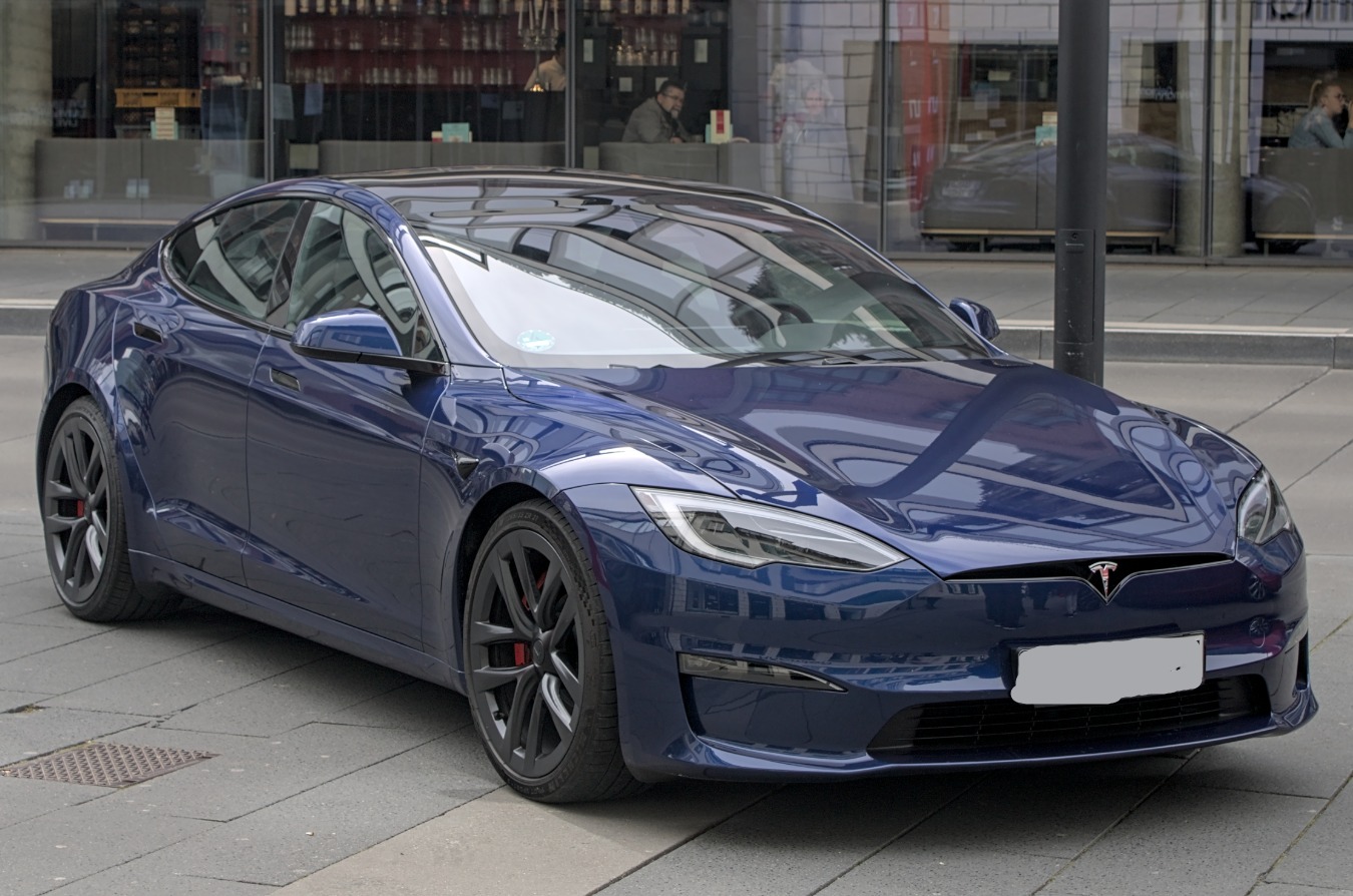 обновления Tesla